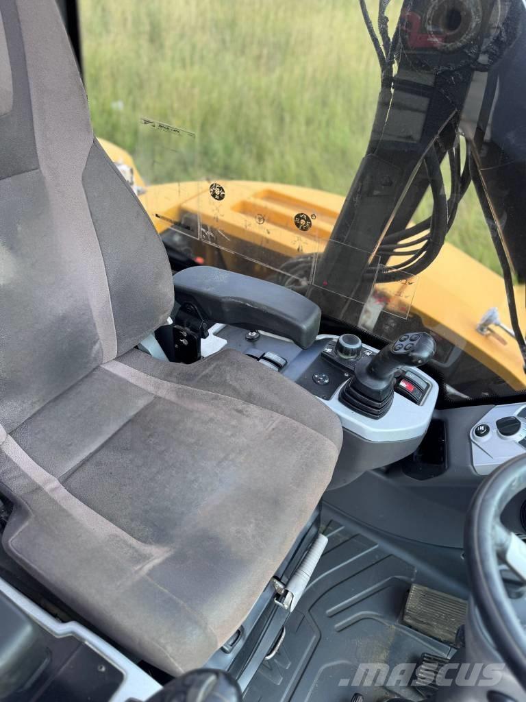 Mecalac 12 MTX Buldoexcavatoare