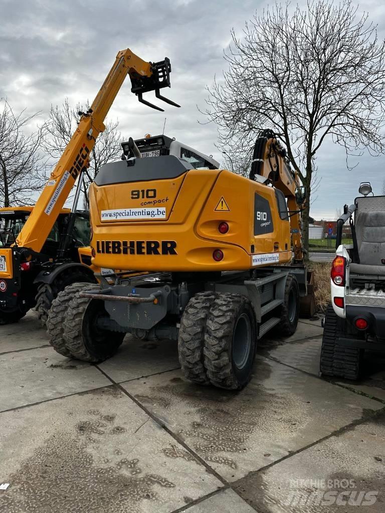 Liebherr 910 Compact Excavatoare cu roti