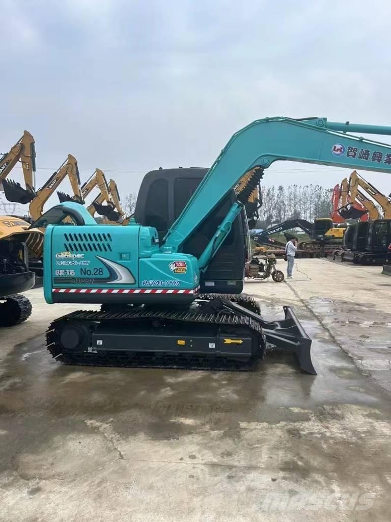 Kobelco SK 75 Excavatoare pe șenile
