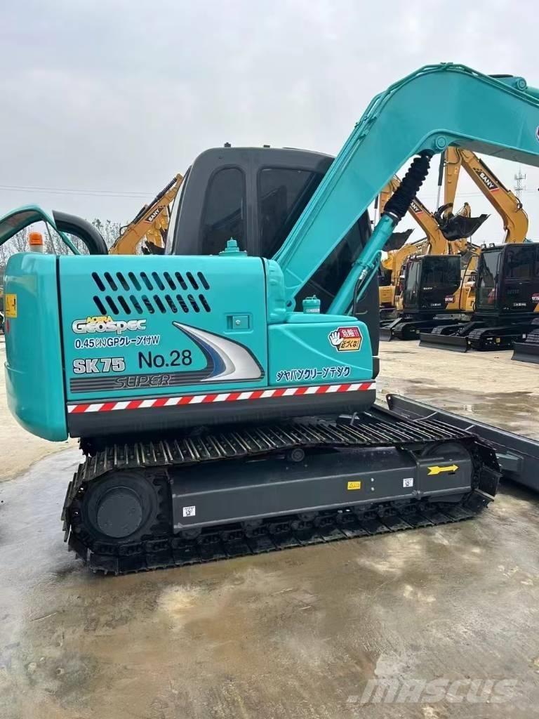 Kobelco SK 75 Excavatoare pe șenile
