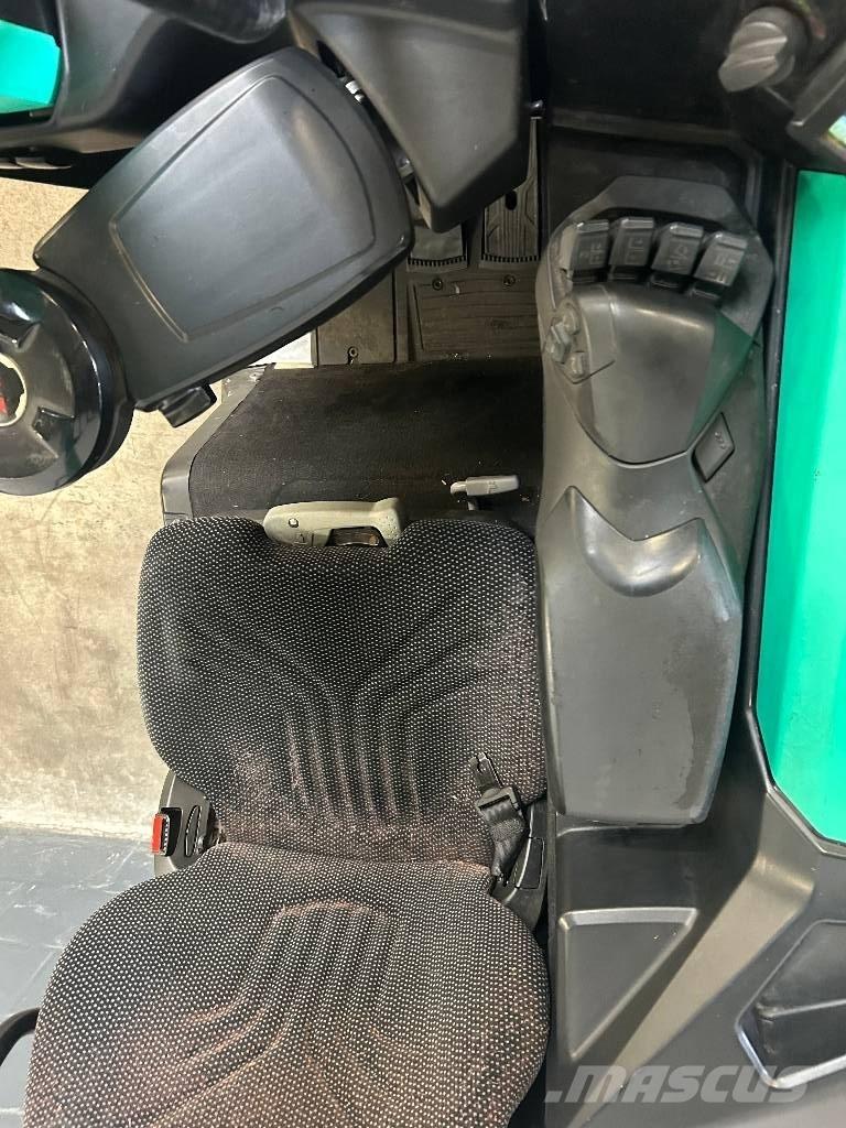 Mitsubishi RB 16N2C Stivuitor cu catarg retractabil
