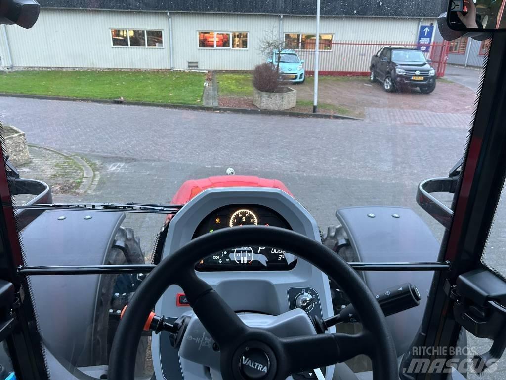 Valtra G125 Active Tractoare