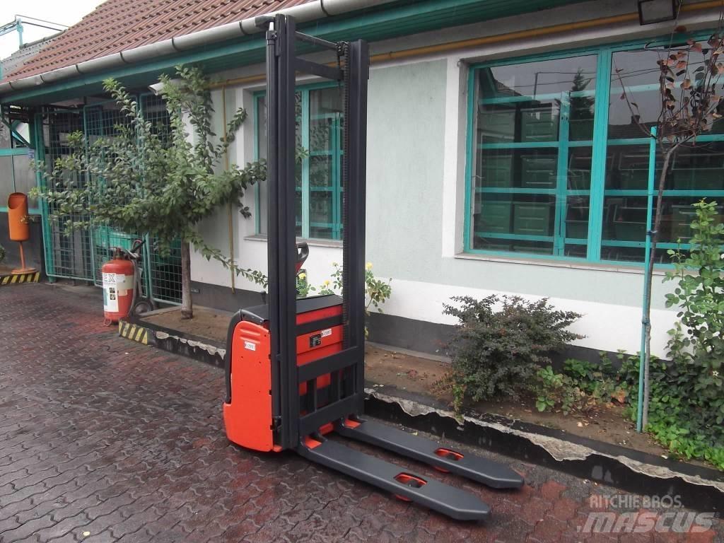 Linde L12 /379/ V-2097 Transpaleti autopropulsanti