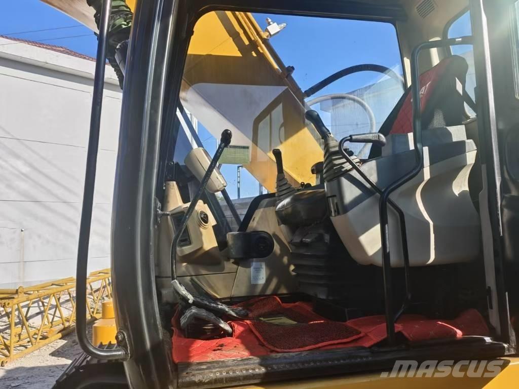 CAT 320 Excavatoare pe șenile
