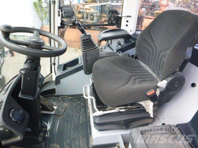 Liebherr L 507 Incarcator pe pneuri