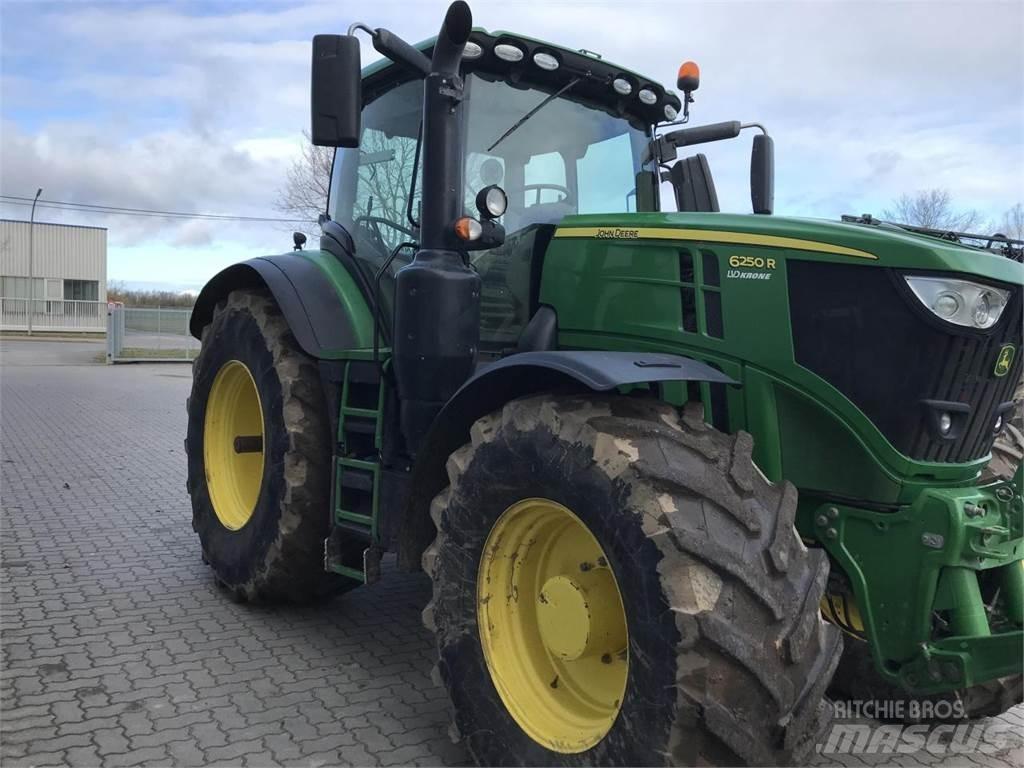 John Deere 6250R Tractoare