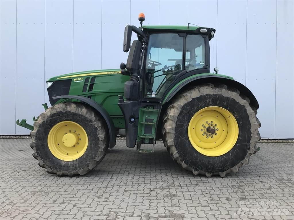 John Deere 6250R Tractoare