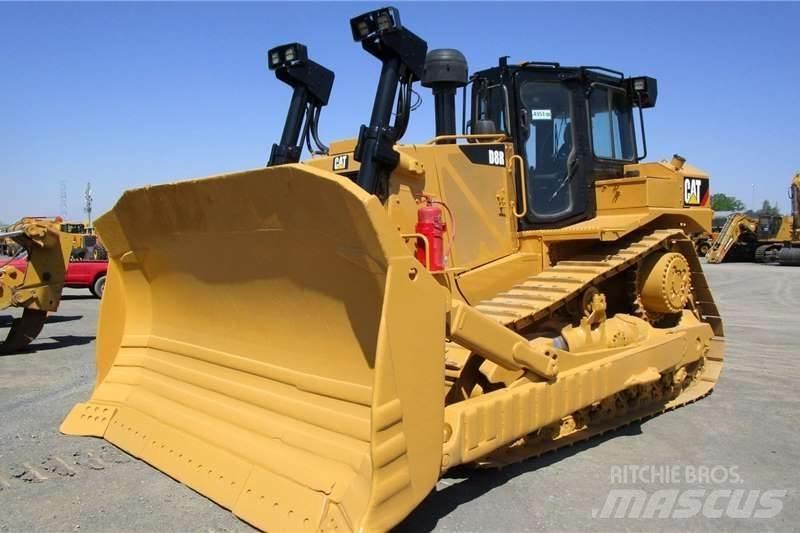 CAT D8R Buldozere pe senile
