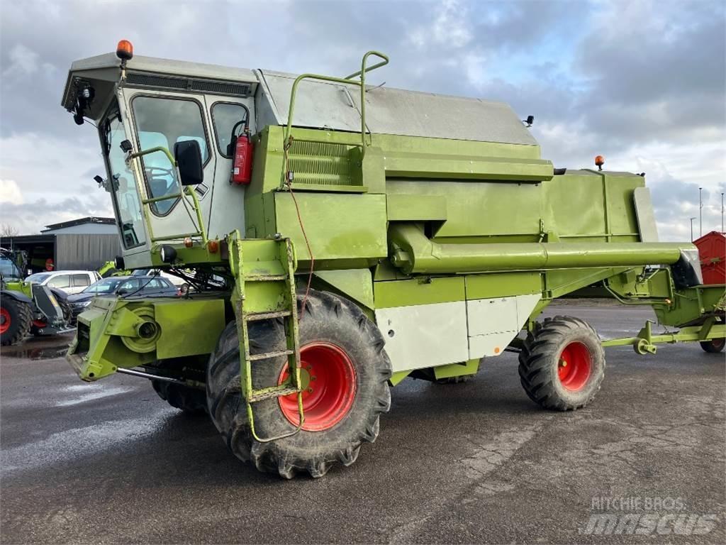 CLAAS Dominator 96 Combine de secerat
