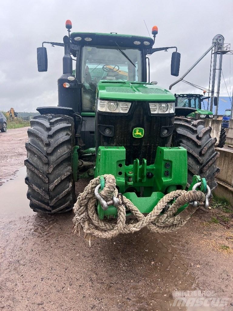 John Deere 8320R Tractoare