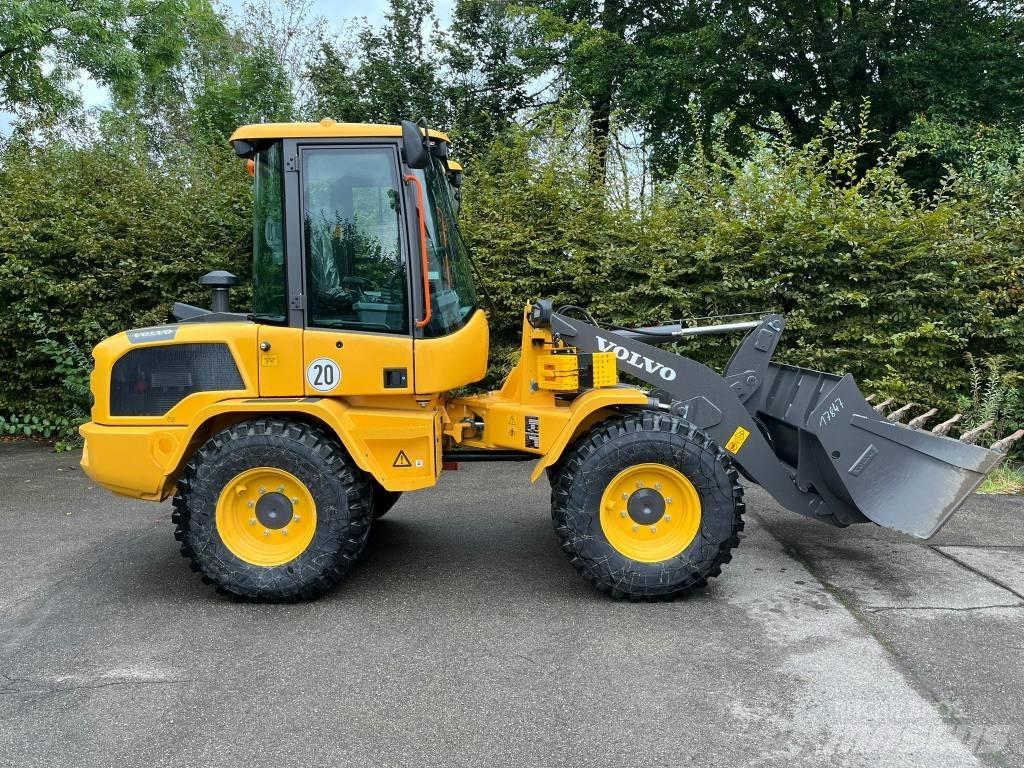 Volvo L 30 H Incarcator pe pneuri