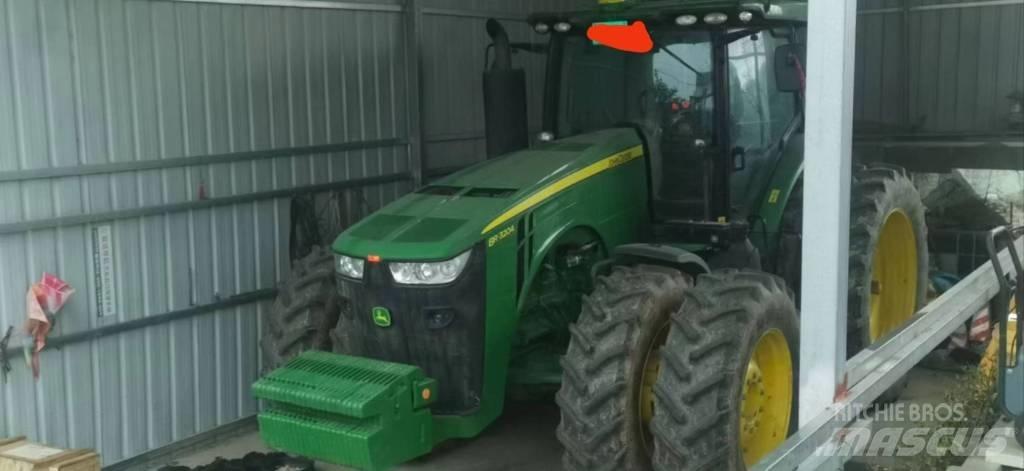 John Deere 8R·3204 Tractoare