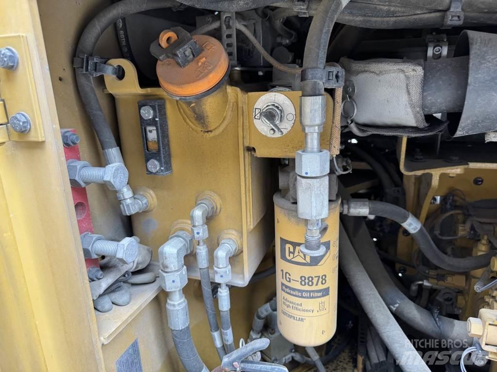 CAT CB10 Cilindri compactori dubli