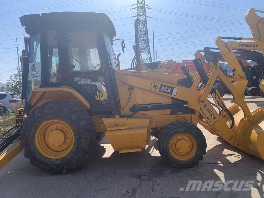 JCB 3 CX Incarcator pe pneuri