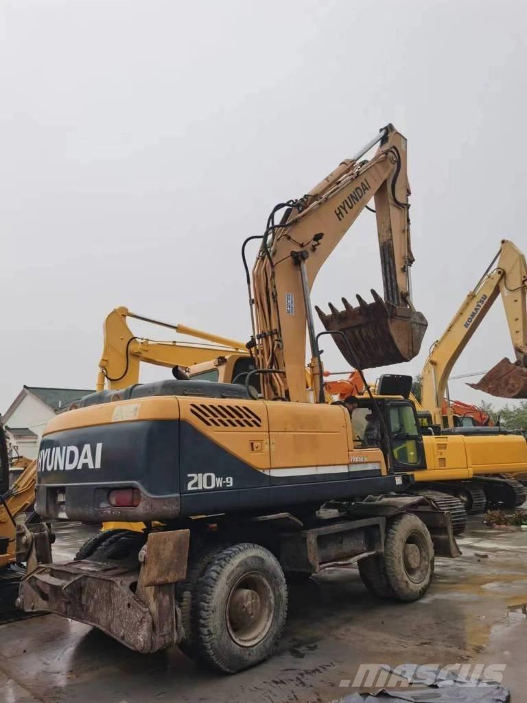 Hyundai R210W-9 Excavatoare cu roti