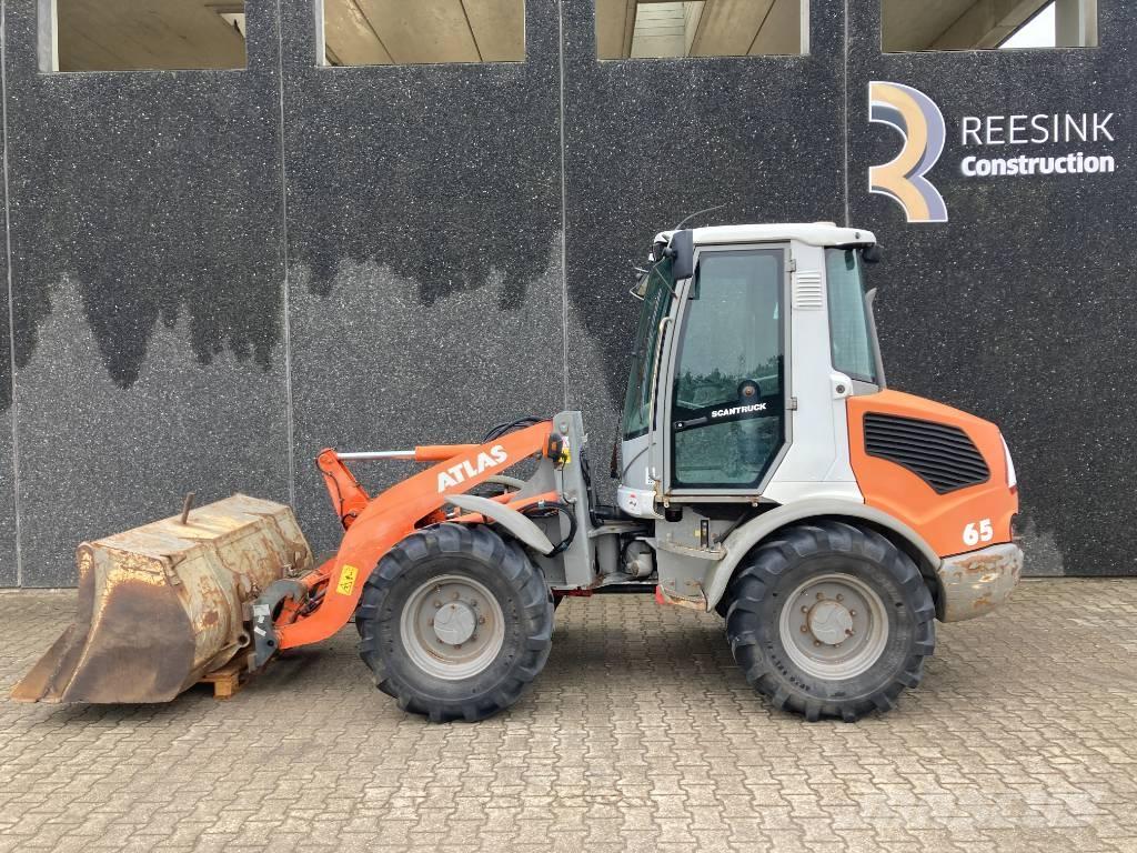 Atlas 65 Incarcator pe pneuri