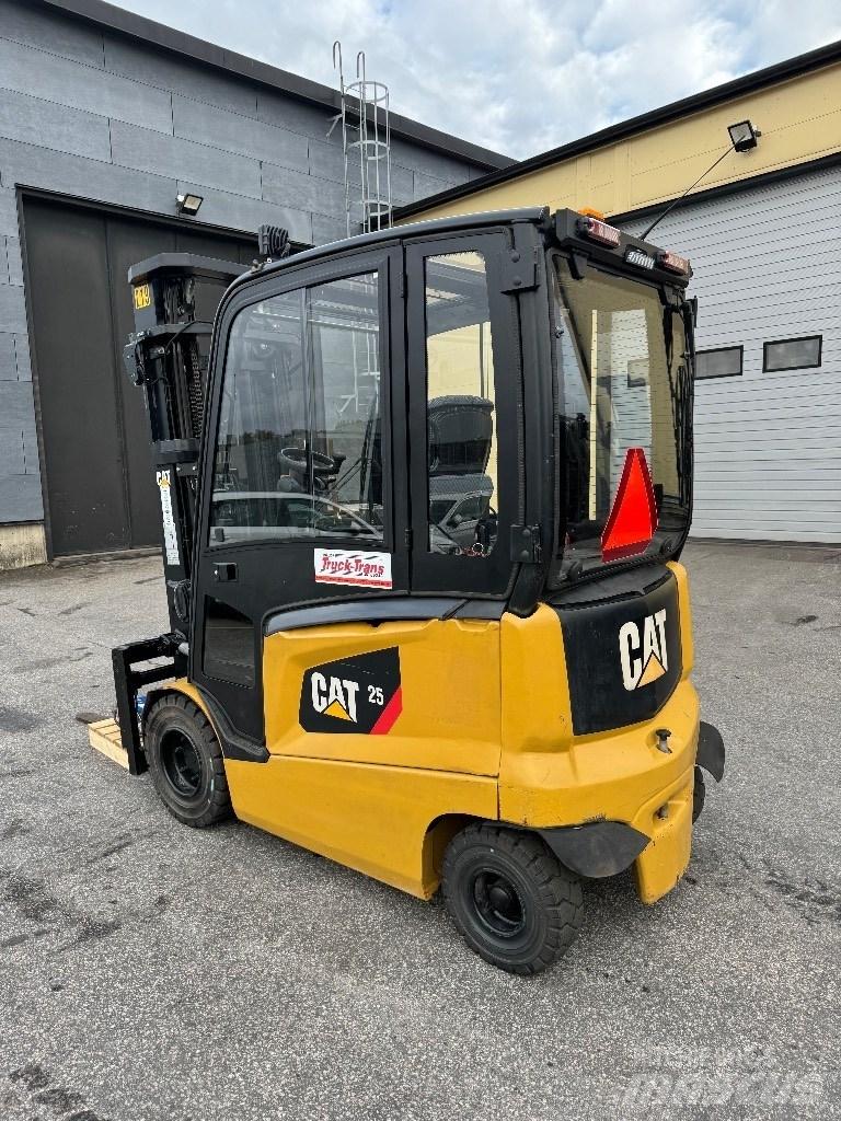 CAT EP25CN Stivuitor electric