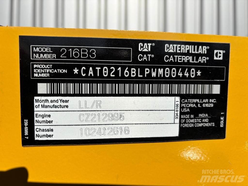 CAT 216B3 Incarcator pe pneuri