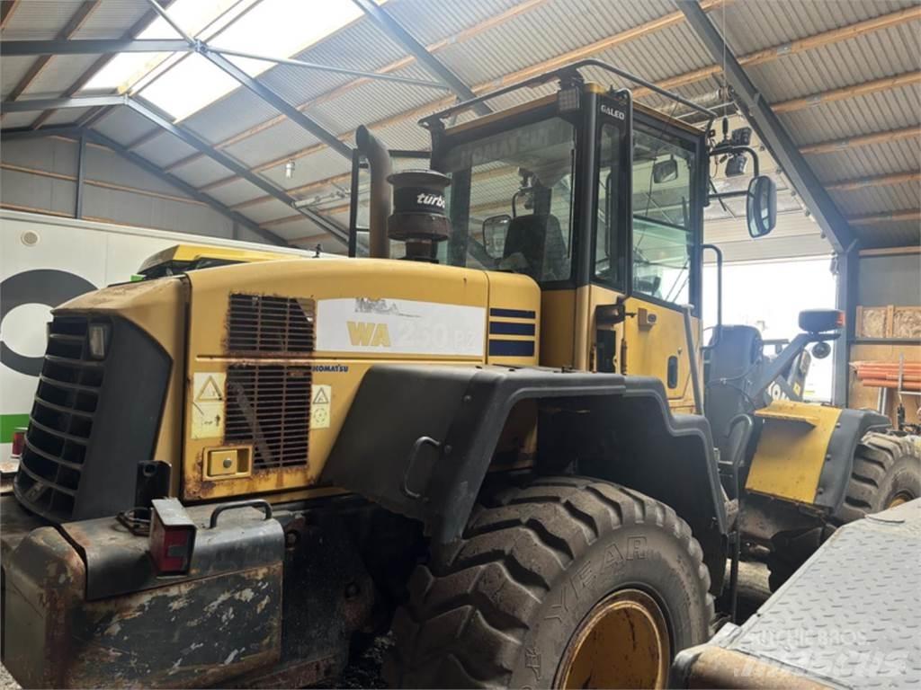 Komatsu WA250PZ-5 Incarcator pe pneuri