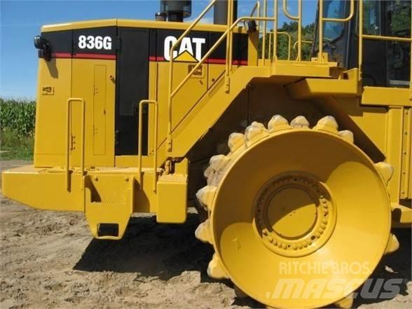 CAT 836G Compactoare deseuri