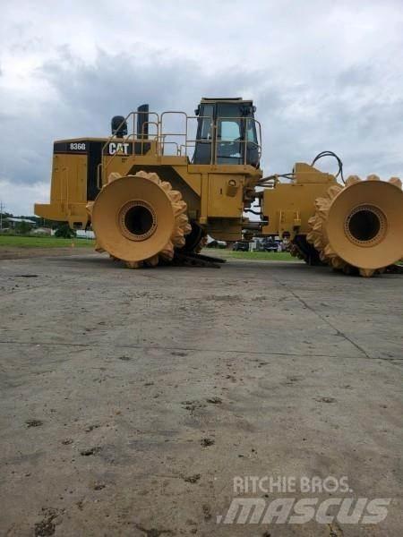 CAT 836G Compactoare deseuri