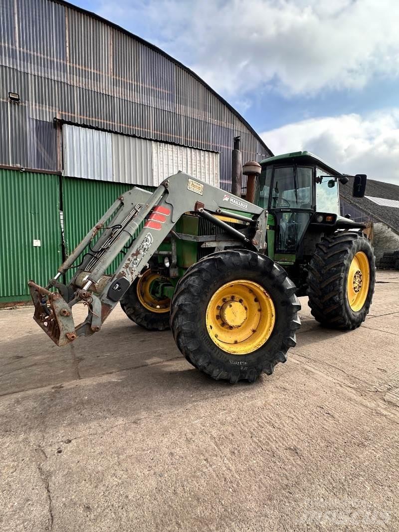 John Deere 4055 Tractoare