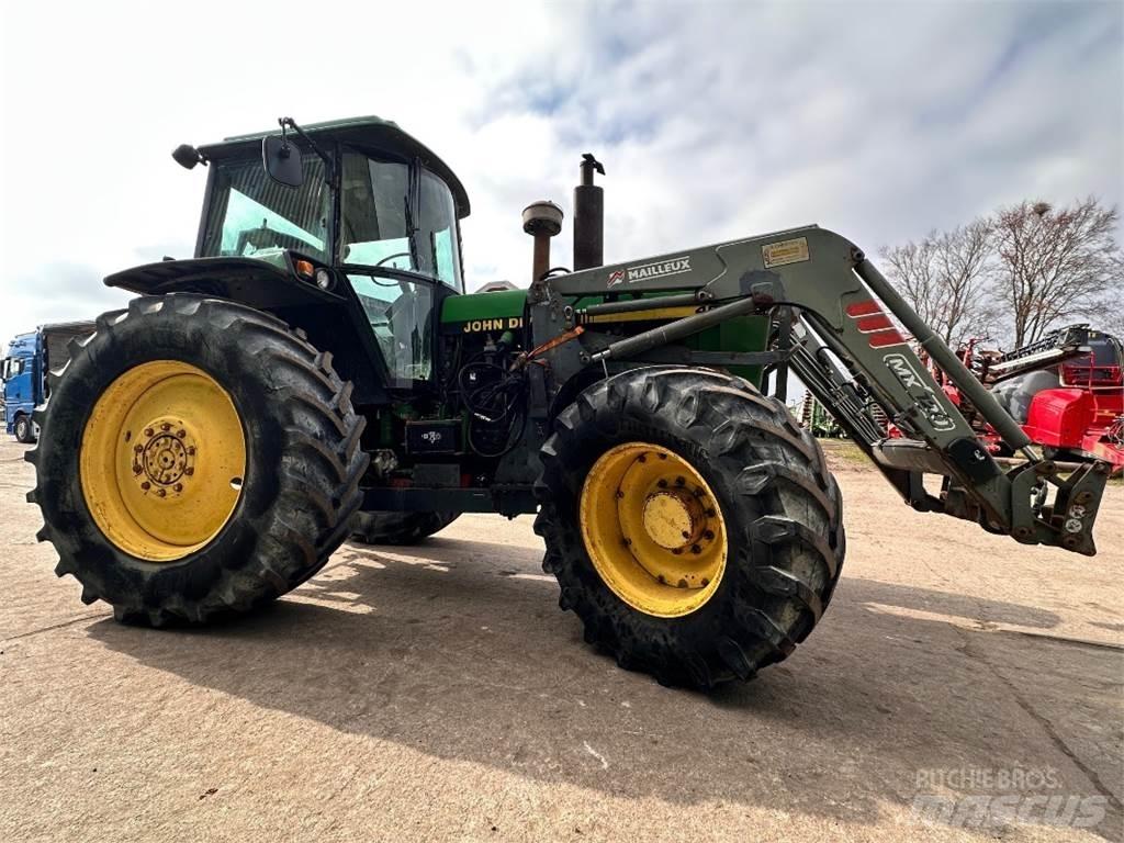 John Deere 4055 Tractoare