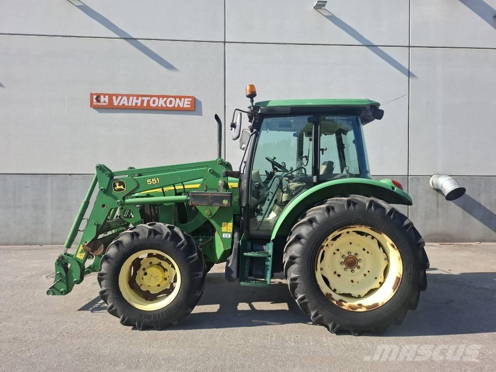 John Deere 5820 Tractoare