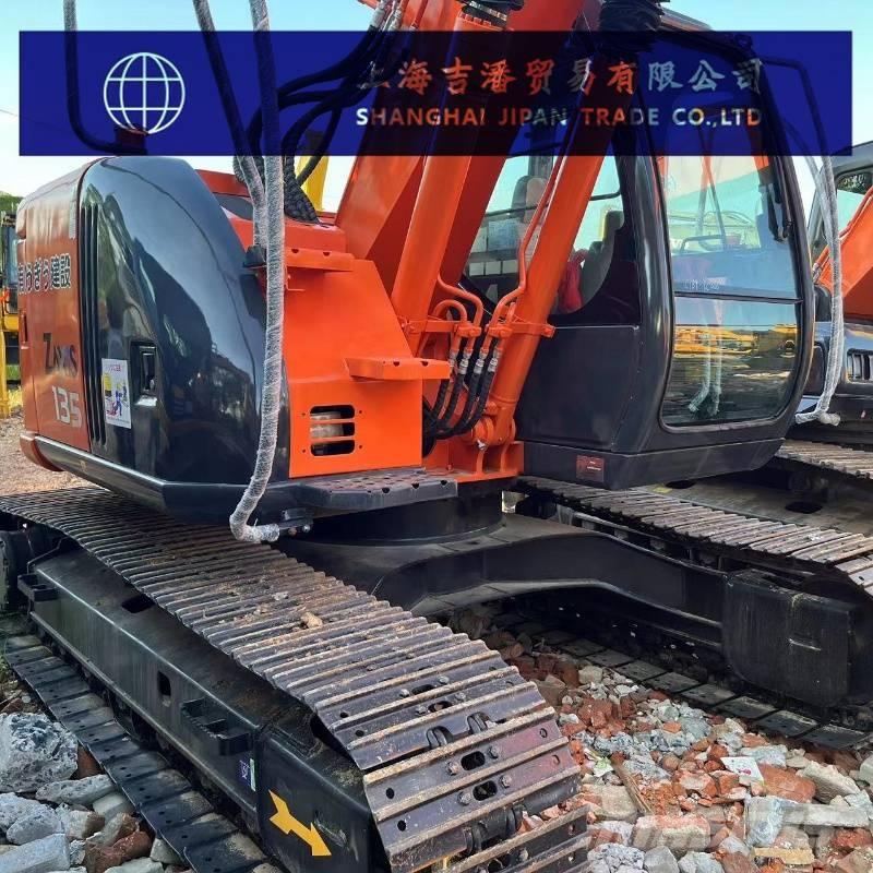 Hitachi ZX 135 Excavatoare 7t - 12t