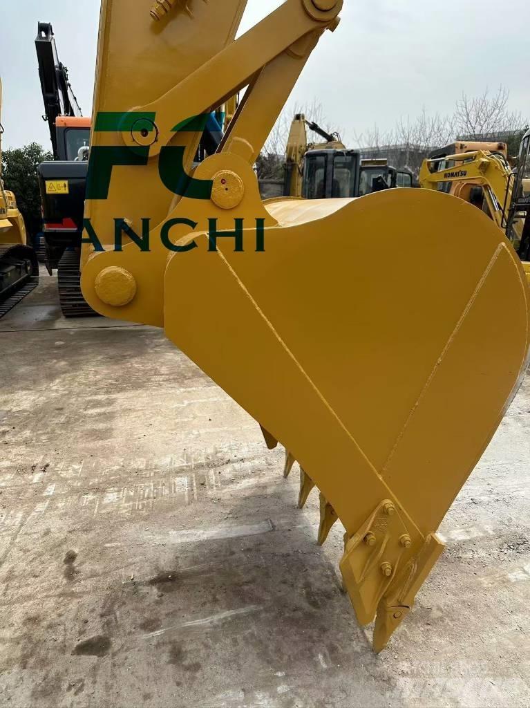 CAT 325 D Excavatoare pe șenile
