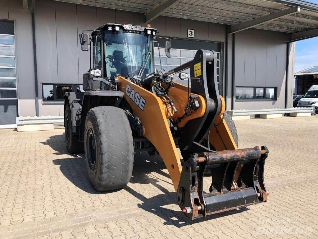 CASE 921G Incarcator pe pneuri