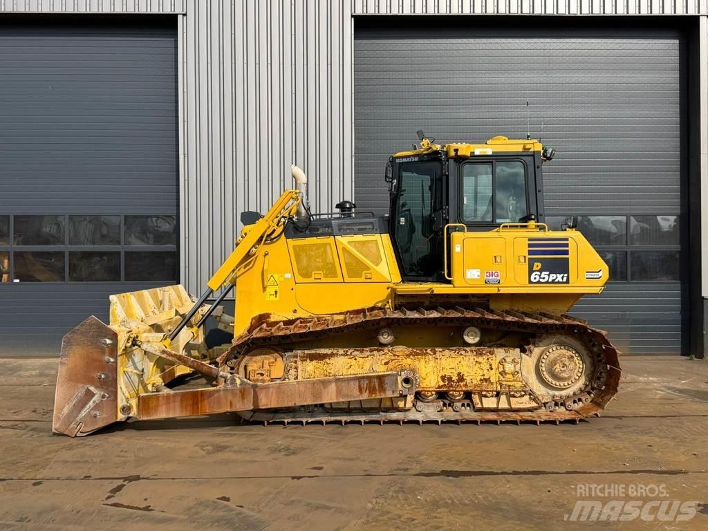 Komatsu D65PXi-18 Buldozere pe senile