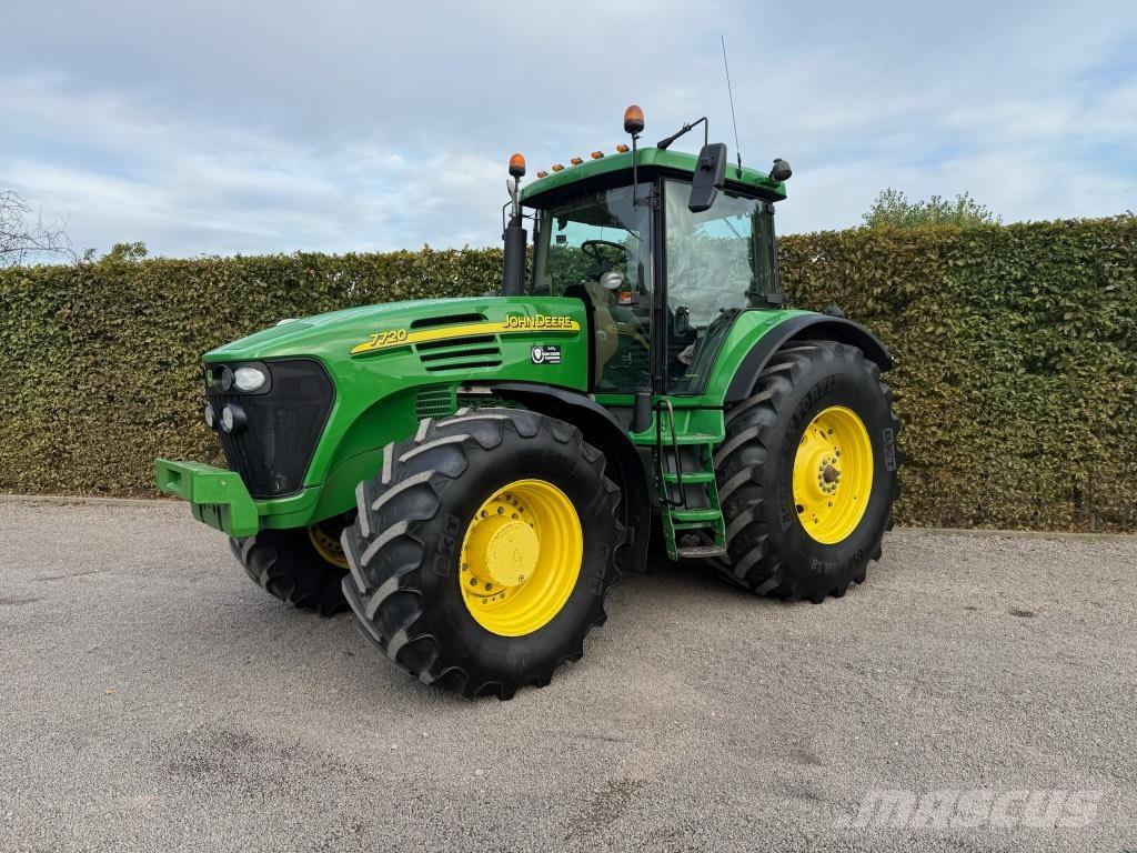 John Deere 7720 Tractoare