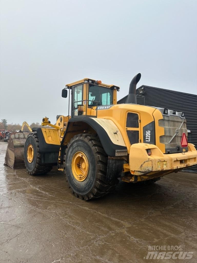 Volvo L 220 G Incarcator pe pneuri