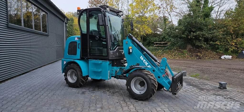 Wolf R906 Incarcator pe pneuri