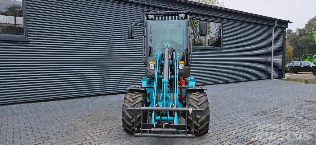 Wolf R906 Incarcator pe pneuri