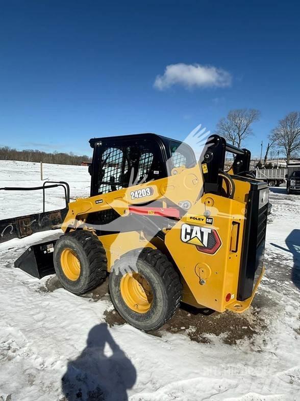 CAT 242D3 Mini incarcator