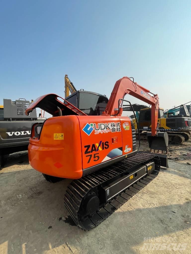Hitachi ZX 75 Excavatoare pe șenile
