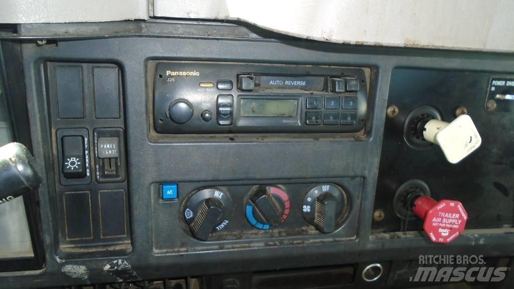 International F 4900 Camioane Demontabile