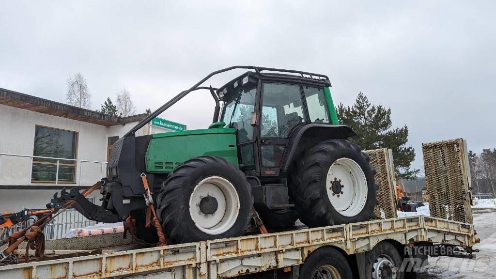 Valtra Loader Manipulatoare agricole