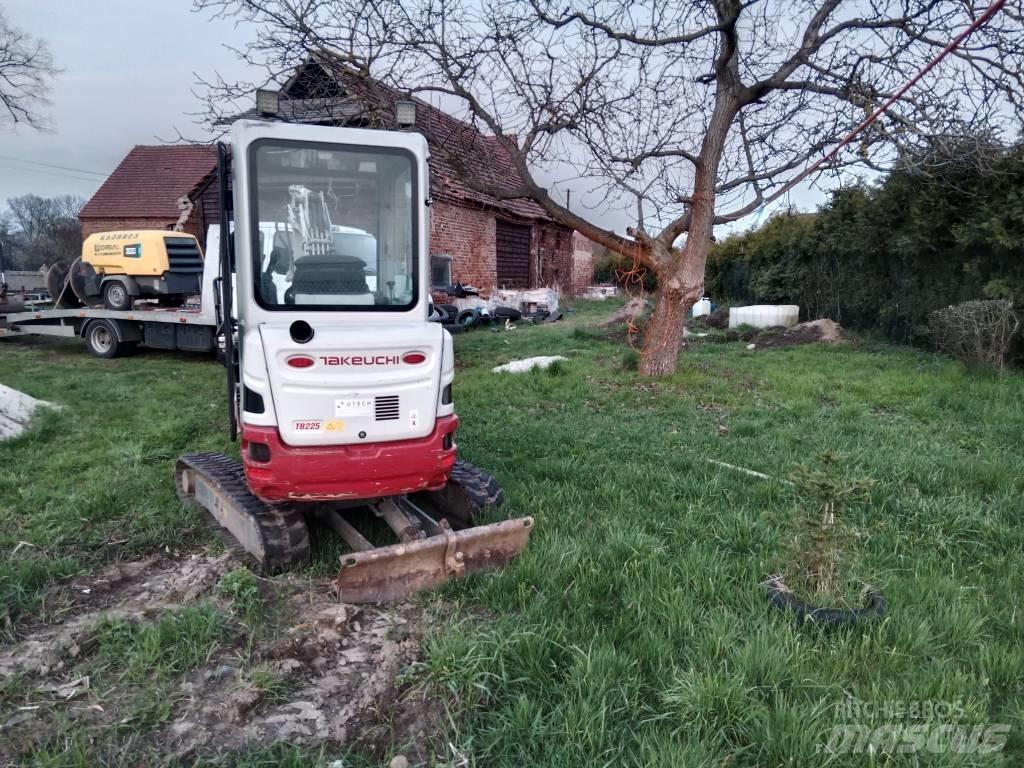 Takeuchi TB 225 Mini excavatoare < 7t