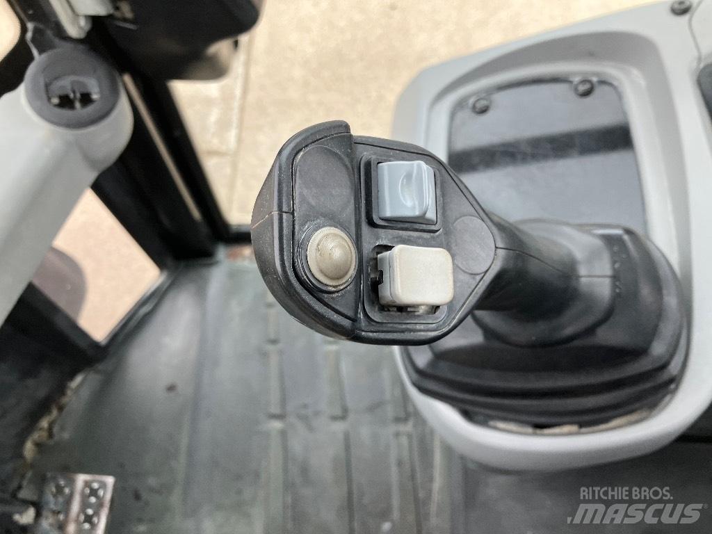 CAT 906 H Incarcator pe pneuri