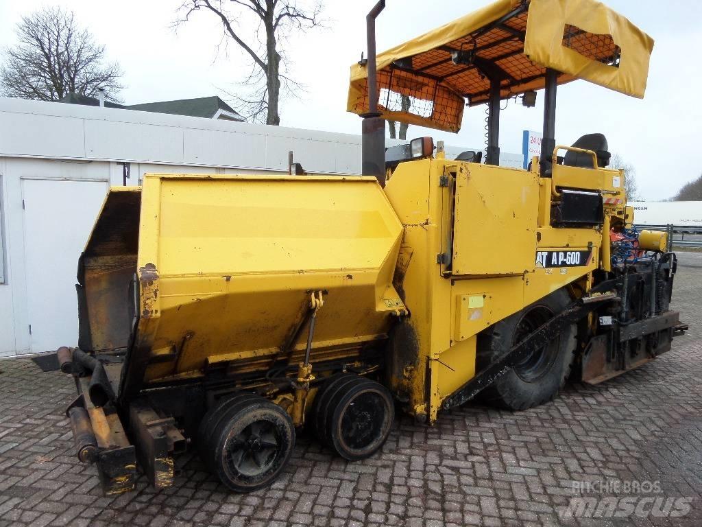 CAT AP 600 Pavatoare asfalt