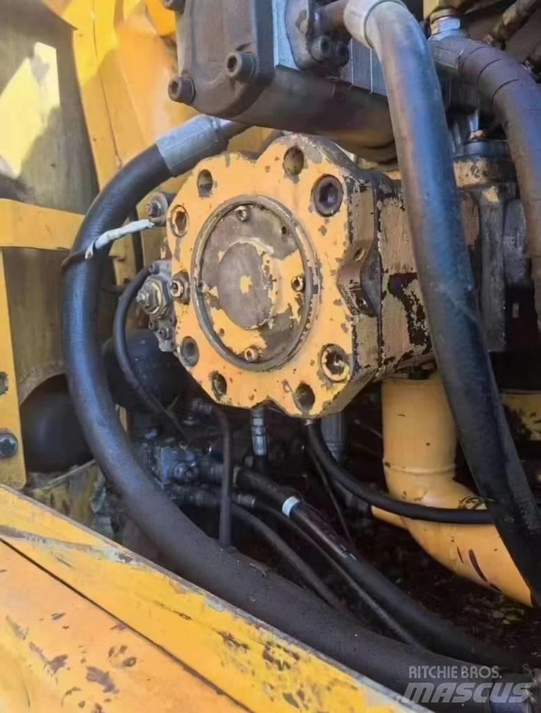 Hyundai 150W-7 Excavatoare cu roti