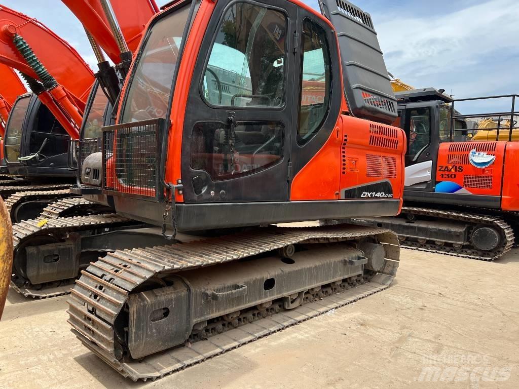 Doosan DX140 Excavatoare pe șenile
