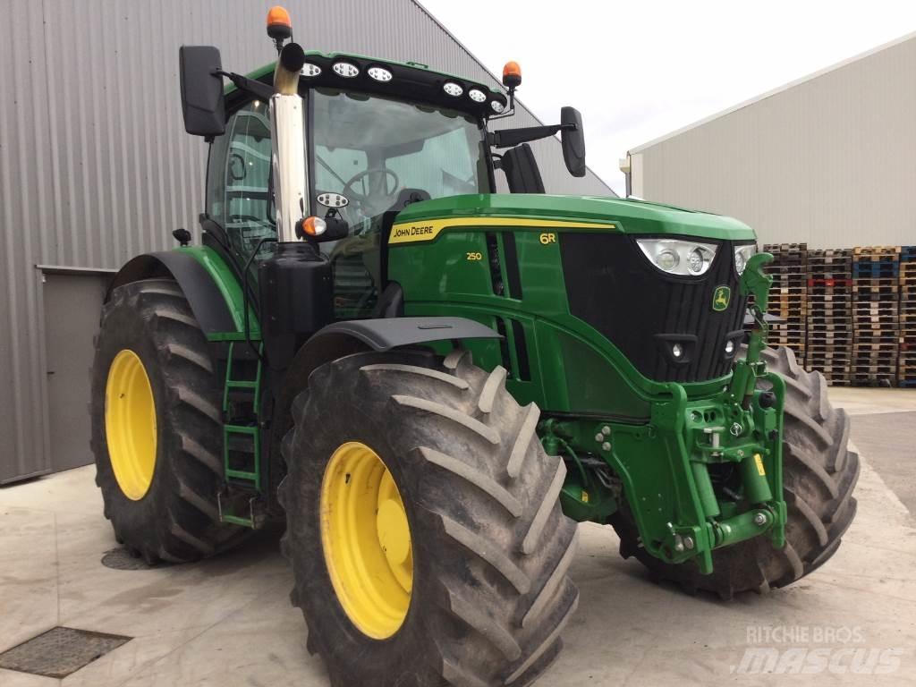 John Deere 6R250 Tractoare