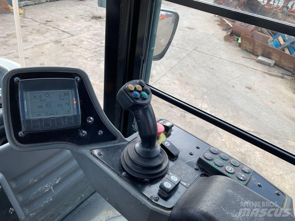 CAT CB 7 Cilindri compactori dubli