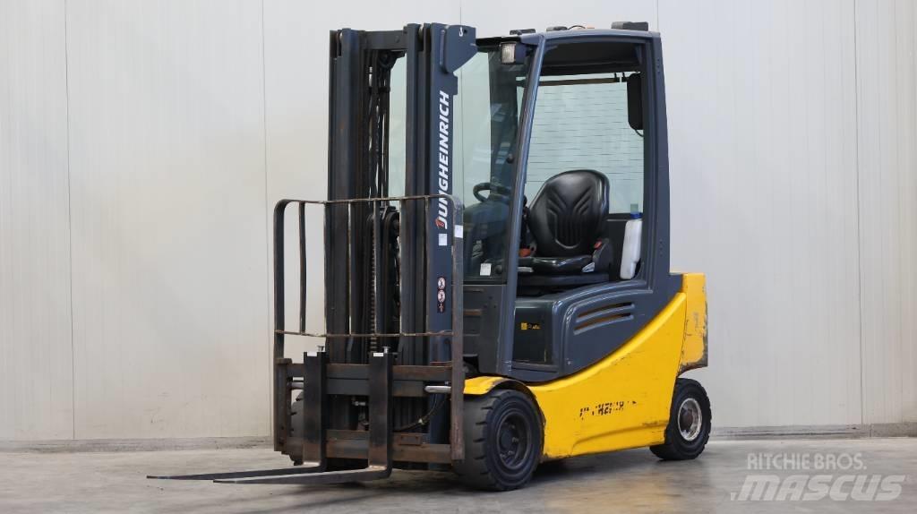 Jungheinrich EFG 320 Stivuitor electric