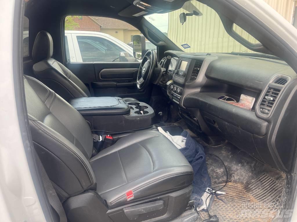 RAM 5500 Camioane platforma/prelata