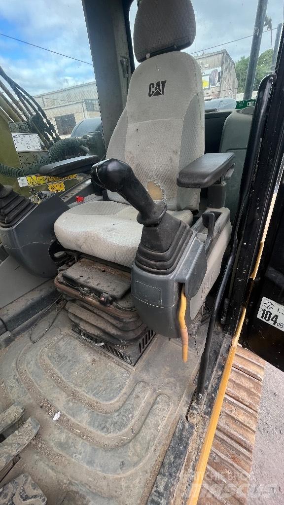 CAT 324 D L Excavatoare pe șenile

